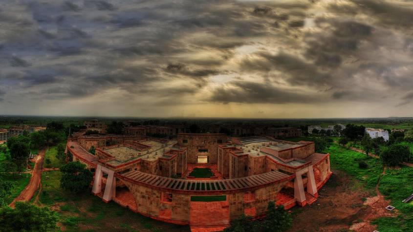 Panoramic view of the IIM Indore campus, the institute conducting CAT 2026